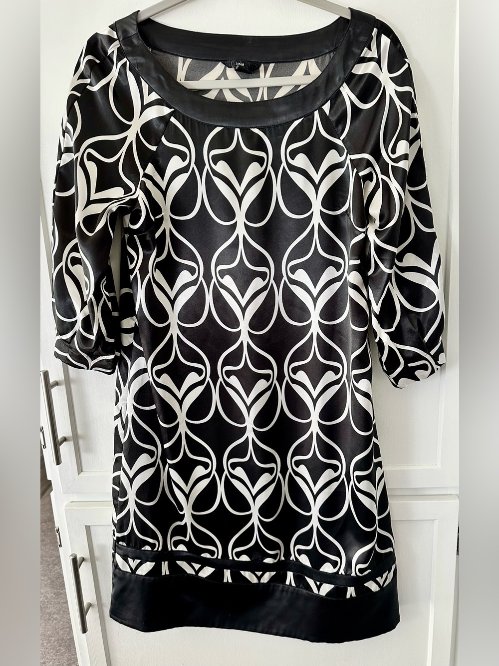 H&M geometric pattern shift dress - Size 6